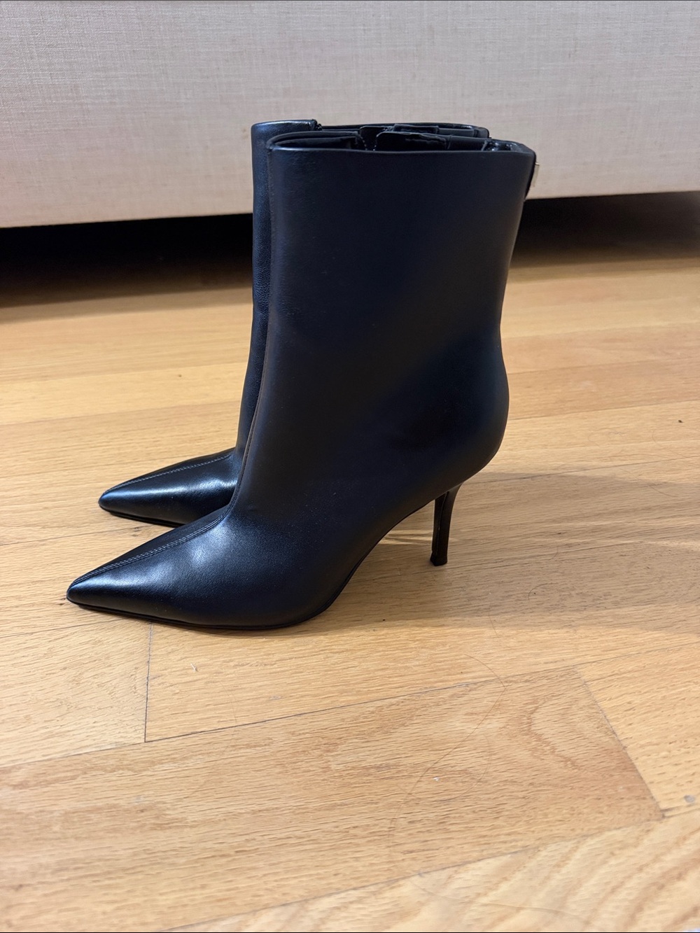 Guess Black Pointed Toe Leather Ankle Booties